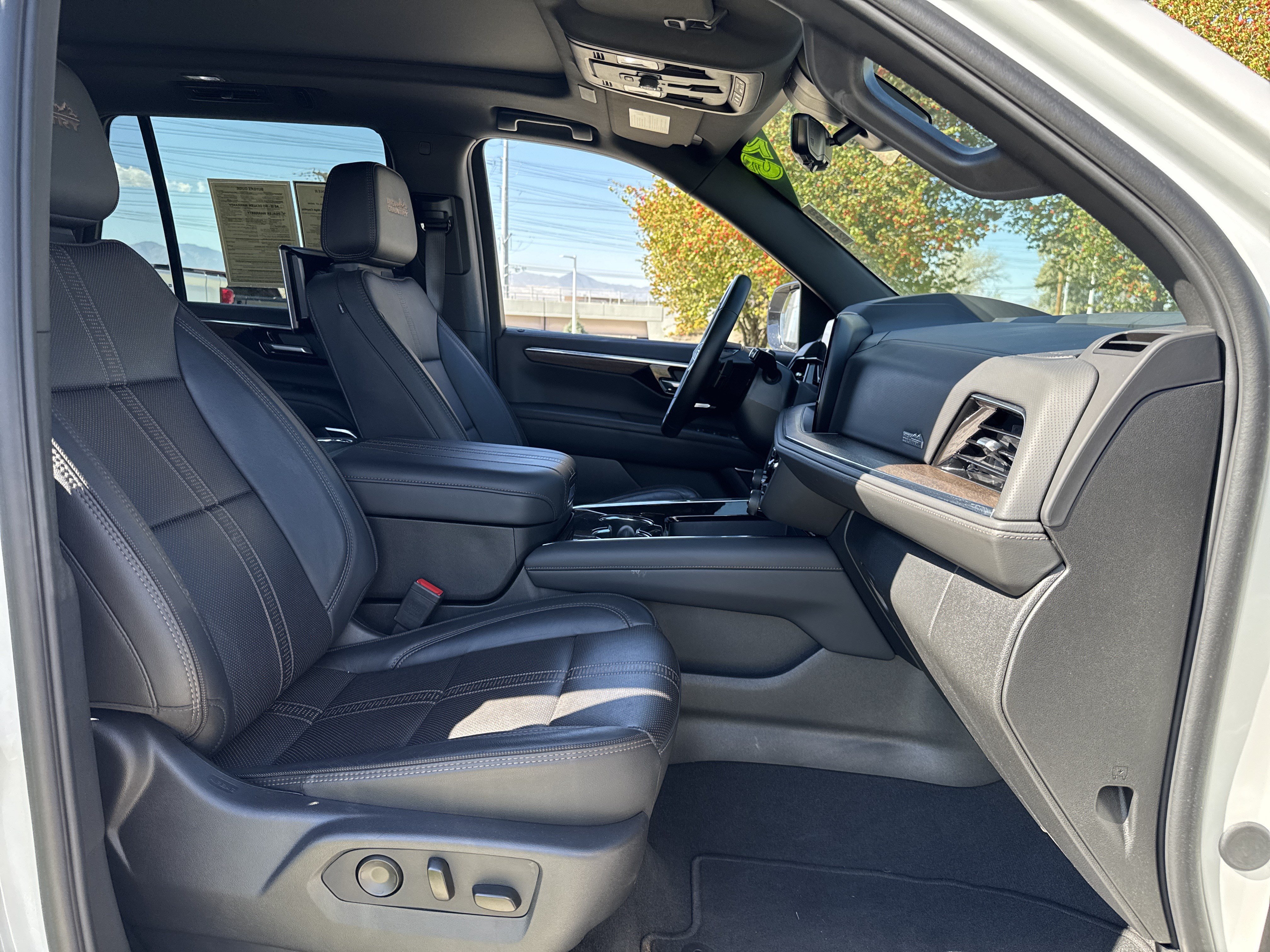 Used 2025 Chevrolet Tahoe High Country w/ LPO, Get Active Package AWD/4WD image 20