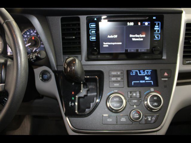 Used 2017 Toyota Sienna XLE w/ XLE Navigation Package FWD image 25