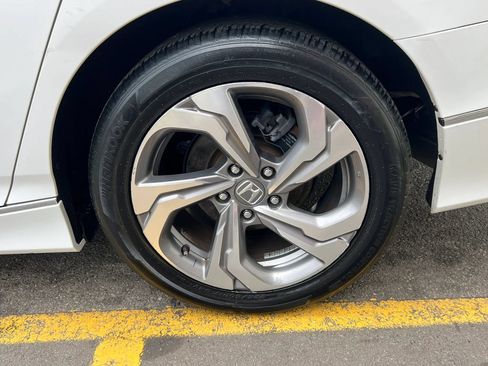 Used 2018 Honda Accord EX image 10