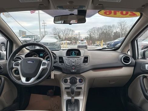 Used 2016 Ford Fiesta SE image 19