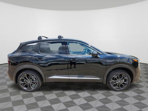 New 2025 Nissan Kicks SR w/ SR Premium Package AWD/4WD image 6