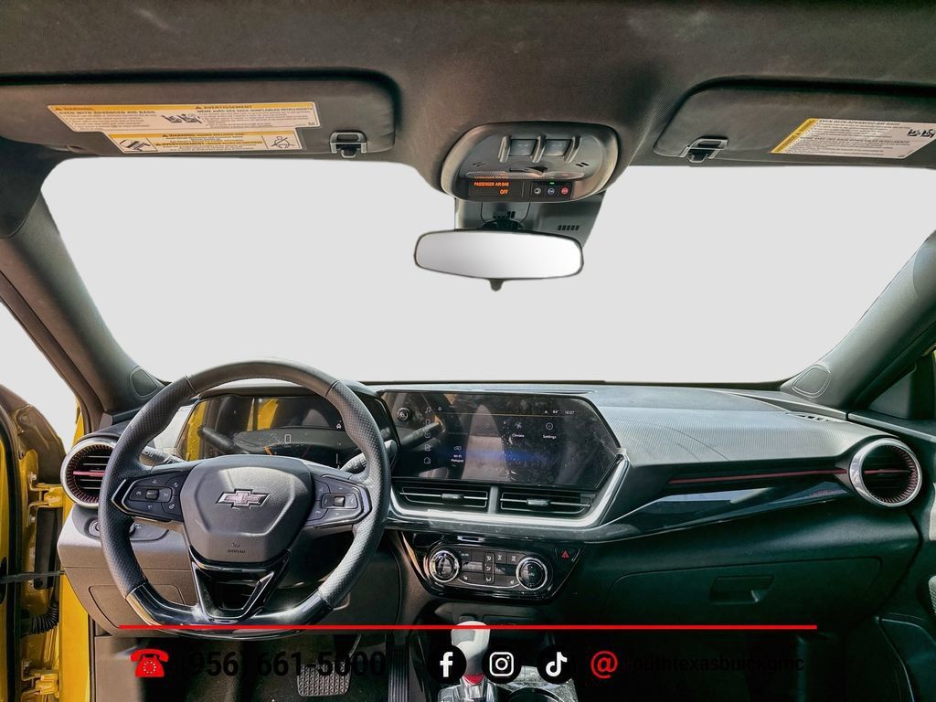 Used 2025 Chevrolet Trax RS w/ Sunroof Package FWD image 22