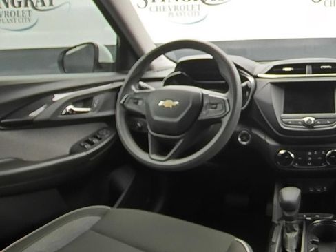 Used 2023 Chevrolet TrailBlazer LT FWD image 16
