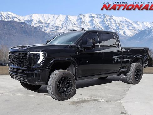 Used 2025 GMC Sierra 2500 AT4X image 1