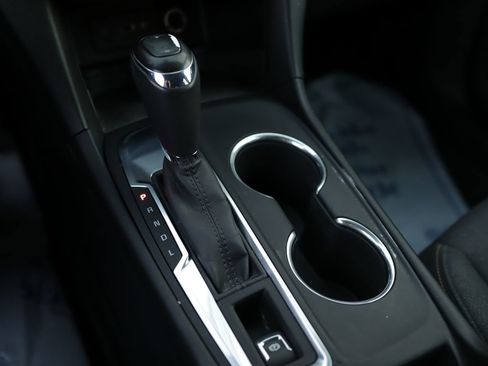 Used 2019 Chevrolet Equinox LT image 17