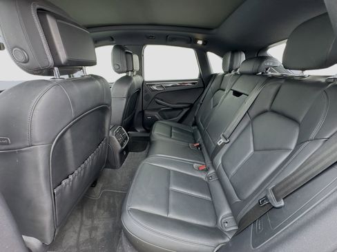 Used 2023 Porsche Macan AWD/4WD image 16