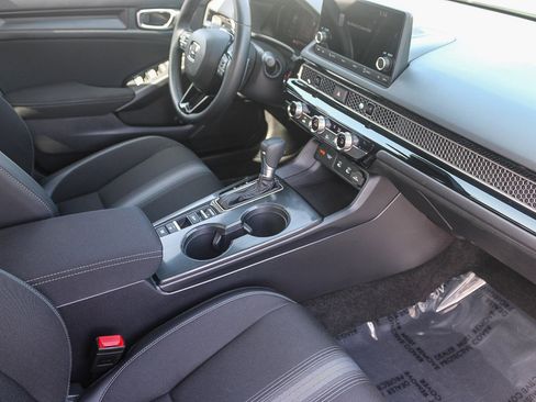 Used 2025 Honda Civic Sport image 17
