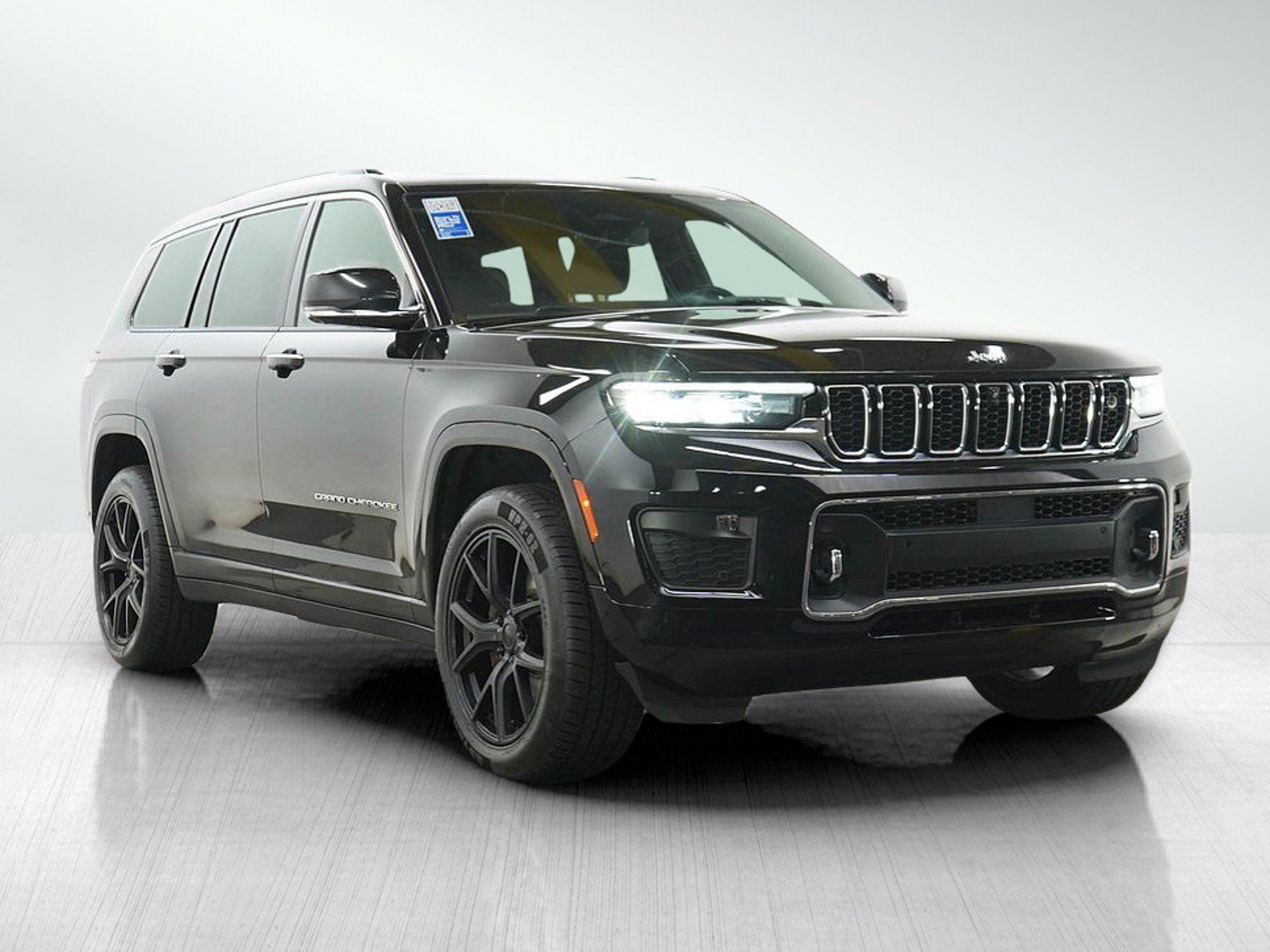 Used 2021 Jeep Grand Cherokee L Overland w/ Advanced Protech Group III AWD/4WD image 8