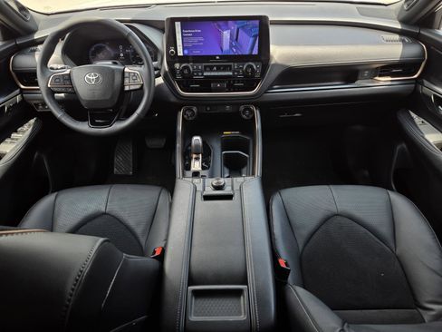 Used 2025 Toyota Grand Highlander AWD Hybrid image 20