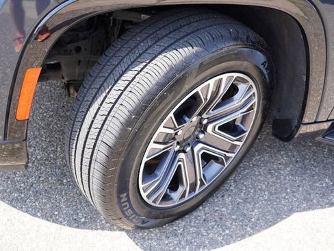 Used 2024 Jeep Wagoneer Series II w/ Flexible Seating Group AWD/4WD image 13