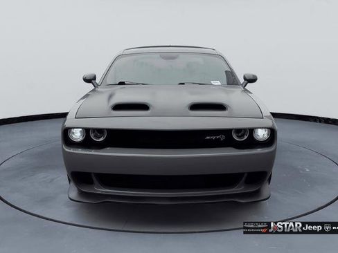 Used 2019 Dodge Challenger SRT Hellcat image 2