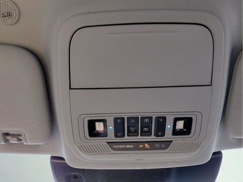 Used 2022 Ford Explorer XLT w/ Equipment Group 202A image 35