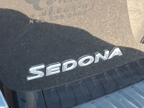 Used 2018 Kia Sedona EX FWD image 30