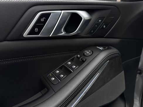 Used 2024 BMW X5 xDrive40i w/ Premium Package image 15