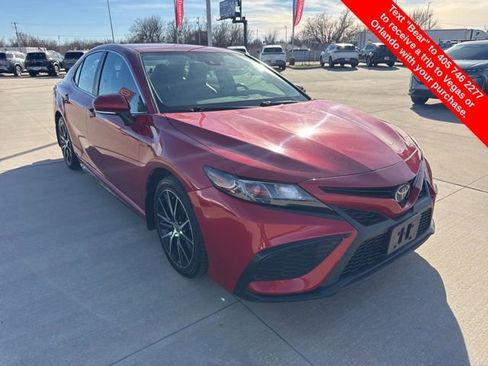 Used 2023 Toyota Camry SE image 7