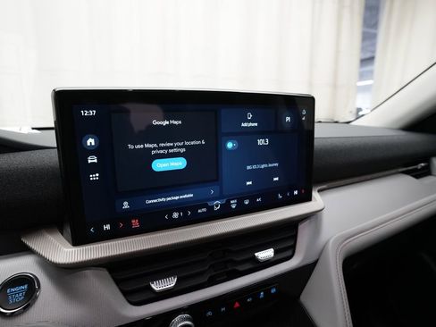 Used 2025 Ford Explorer Active w/ Active Comfort Package image 6