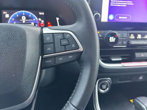 Used 2024 Toyota Grand Highlander XLE image 18