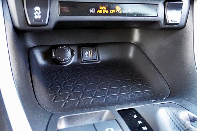 Used 2024 Toyota RAV4 XLE FWD image 33