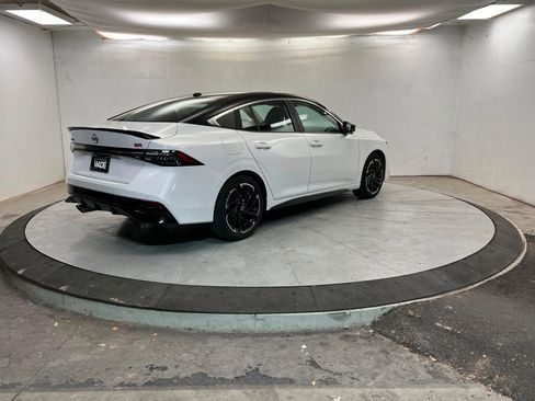 New 2026 Nissan Sentra SR w/ SR Premium Package image 5