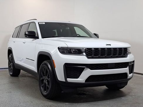 New 2026 Jeep Grand Cherokee L 2WD image 1