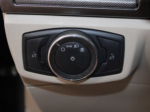 Used 2020 Ford Fusion SE FWD image 37
