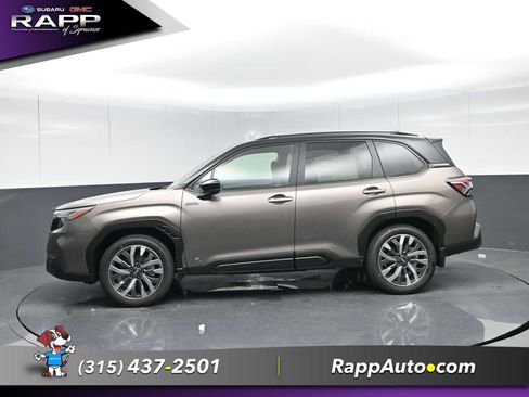 Used 2025 Subaru Forester Touring AWD/4WD image 4