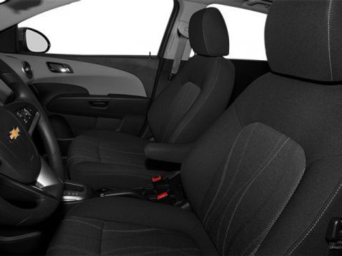 Used 2014 Chevrolet Sonic LT image 11