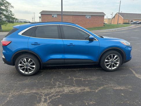 Used 2021 Ford Escape Titanium AWD/4WD image 5