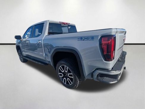 Used 2024 GMC Sierra 1500 AT4 w/ Technology Package AWD/4WD image 5