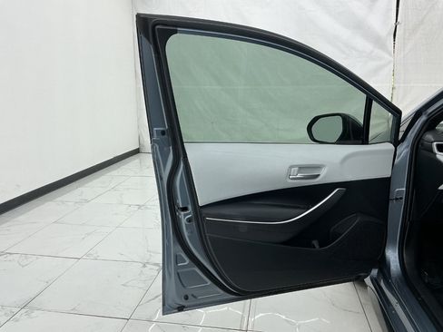 Used 2020 Toyota Corolla SE FWD image 18