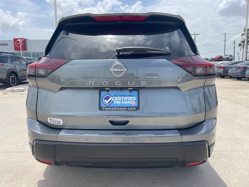 Certified 2025 Nissan Rogue SV FWD image 4