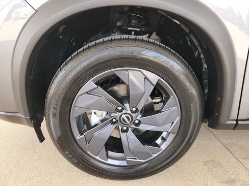 Used 2026 Nissan Rogue SV FWD image 30