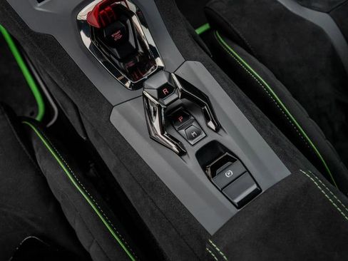 Used 2022 Lamborghini Huracan STO image 22