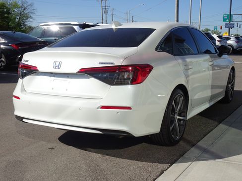 Used 2023 Honda Civic Touring image 5