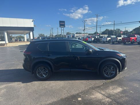 Used 2023 Nissan Rogue S image 4