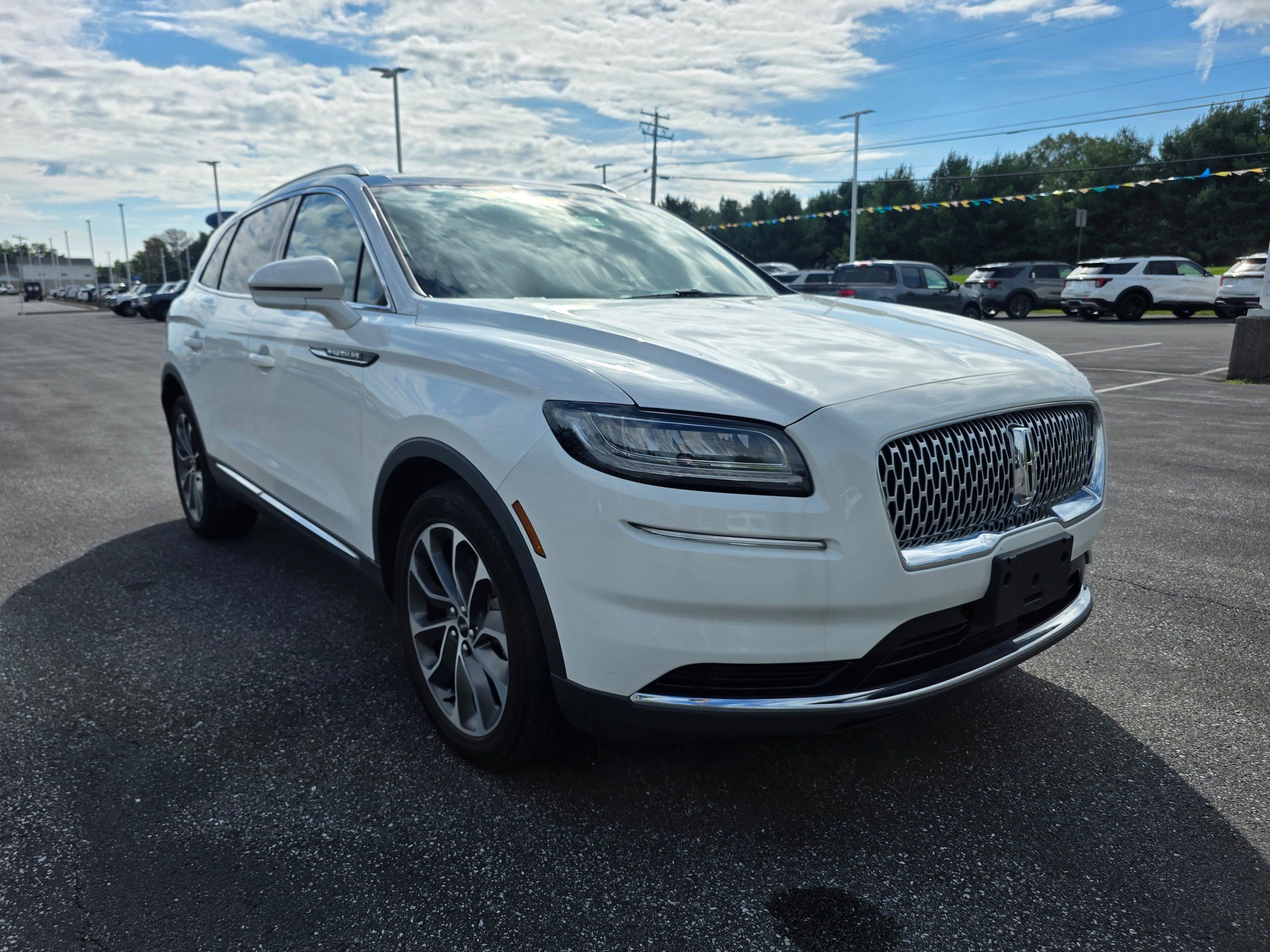 Used 2022 Lincoln Nautilus Reserve AWD/4WD image 7
