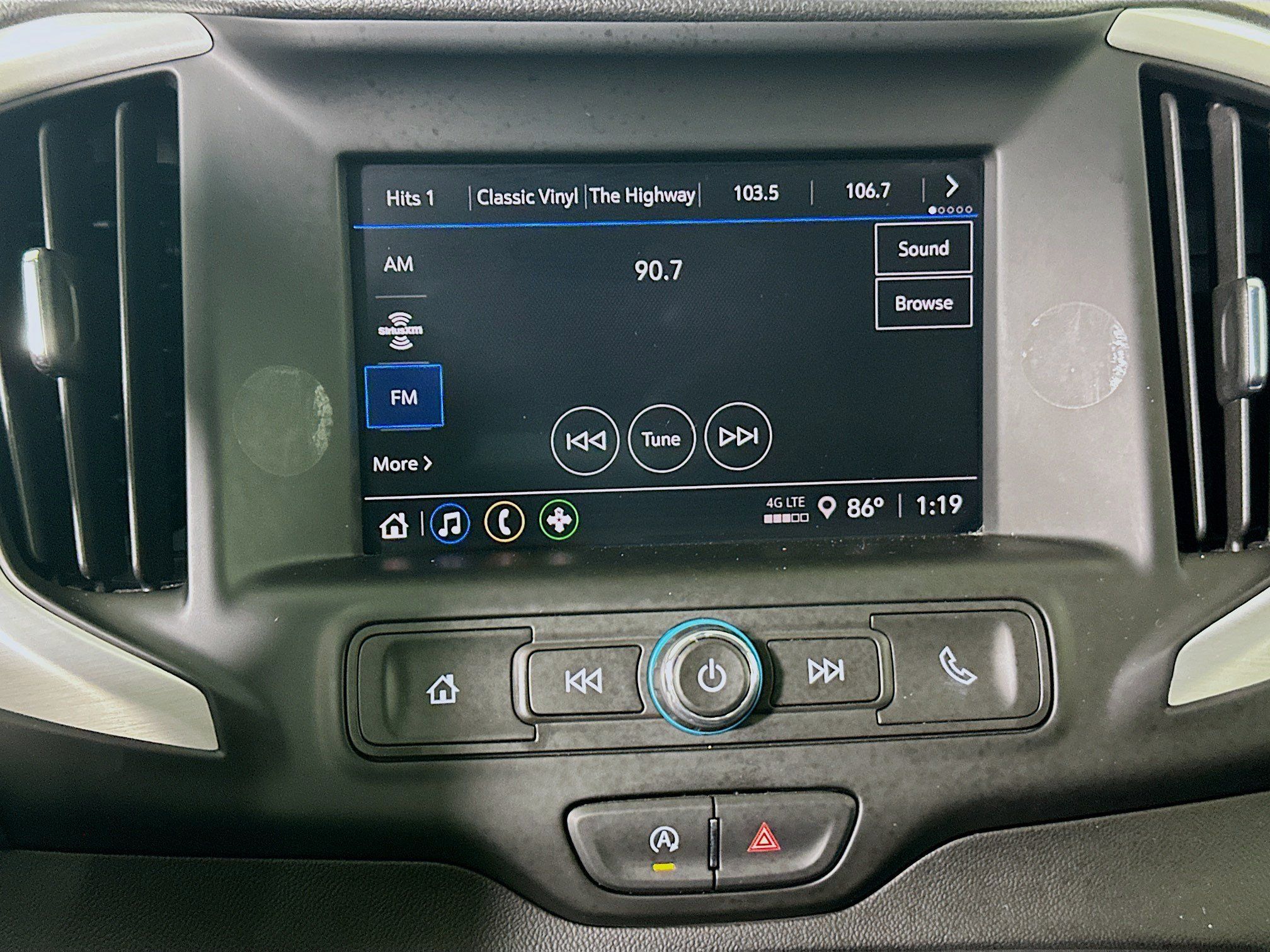 Used 2024 GMC Terrain SLE FWD image 24
