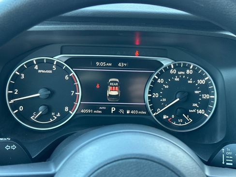 Used 2024 Nissan Rogue SV image 23