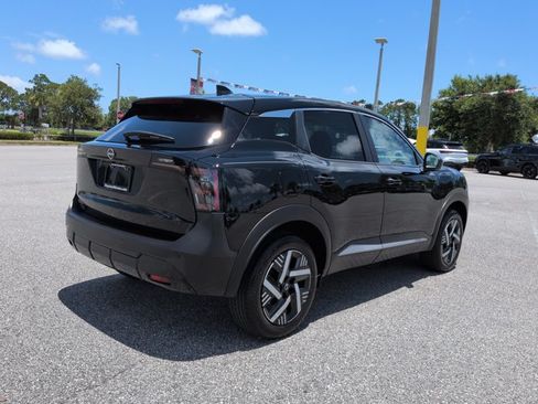Used 2025 Nissan Kicks SV FWD image 5