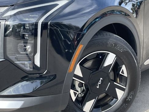 Used 2026 Kia Sportage LX image 8