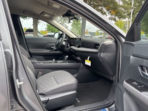 New 2026 Nissan Kicks SV w/ Illumination Package image 17