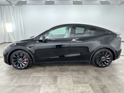 Used 2024 Tesla Model Y Performance image 2
