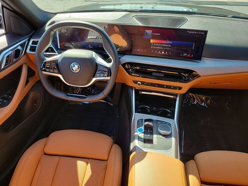 Used 2025 BMW i4 eDrive40 w/ Parking Assistance Package RWD image 12