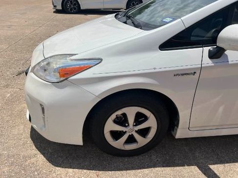 Used 2015 Toyota Prius Four FWD image 7