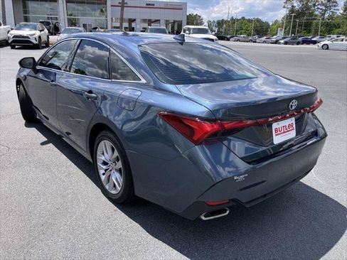 Certified 2021 Toyota Avalon XLE FWD image 3
