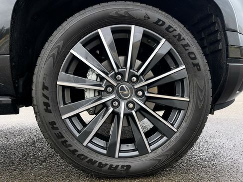 Used 2025 Lexus GX 550 w/ Accessory Package (31) image 59