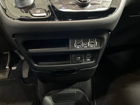 Used 2022 Chrysler Pacifica Touring-L w/ S Appearance Package FWD image 24