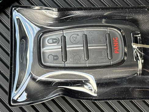 New 2026 Chrysler Pacifica Limited image 36