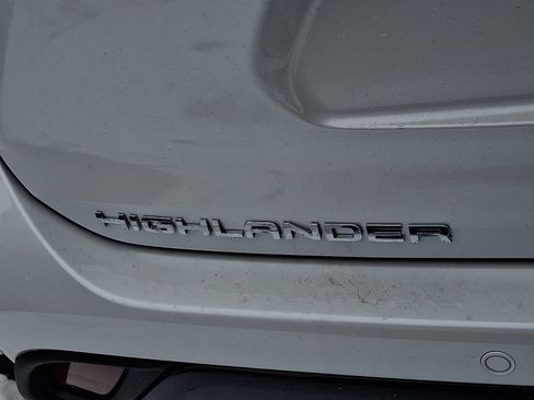 New 2026 Toyota Highlander Limited image 5