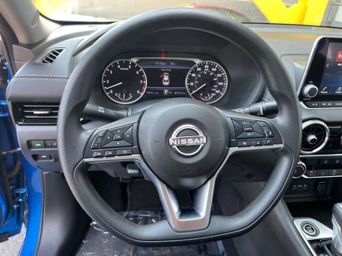 Used 2025 Nissan Sentra SV FWD image 31